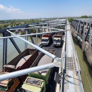 foto jembatan di manyar gersik (Doc : Istimewa)