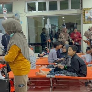 Diduga Keracunan MBG, 500 Santri Ponpes Manbaul Hikam Sidoarjo Dilarikan ke 8 Rumah Sakit (Doc : Istimewa)