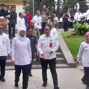 Dokumentasi Nyoman Gunadi dan Gubenur Jawa Timur (Dok: Istimewa)